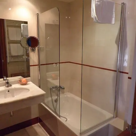 Arturo Hotel 2*