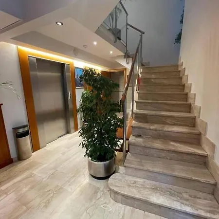 Hotel Arturo 2*